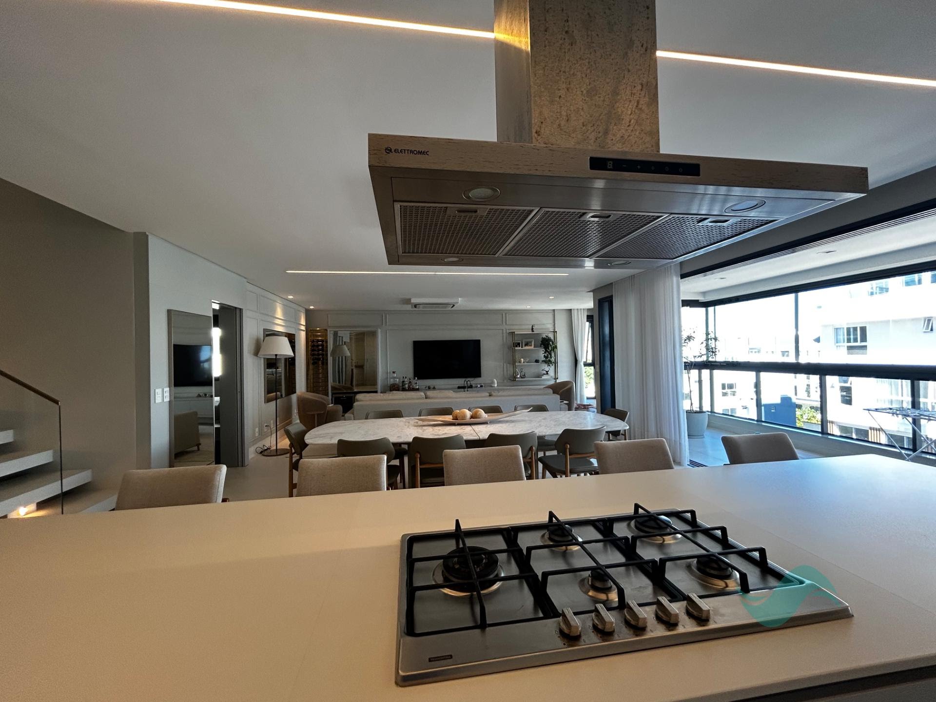 Cobertura à venda com 4 suítes, 3 vagas e 240m² no Jurerê, Florianópolis (SC) — foto 16 de 30