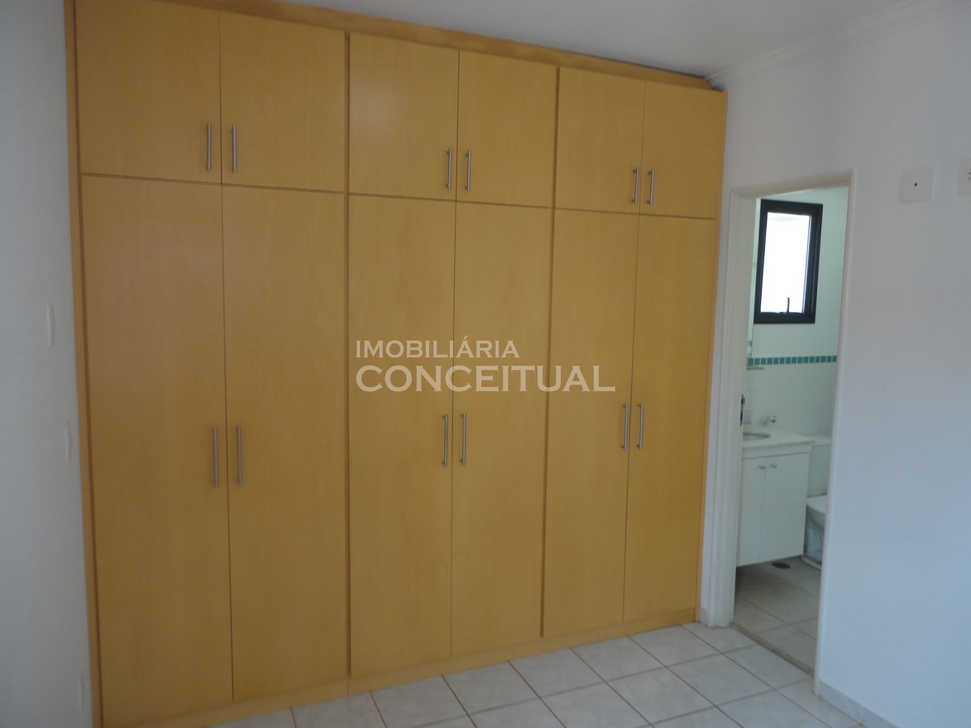 Quarto 1 - Armário