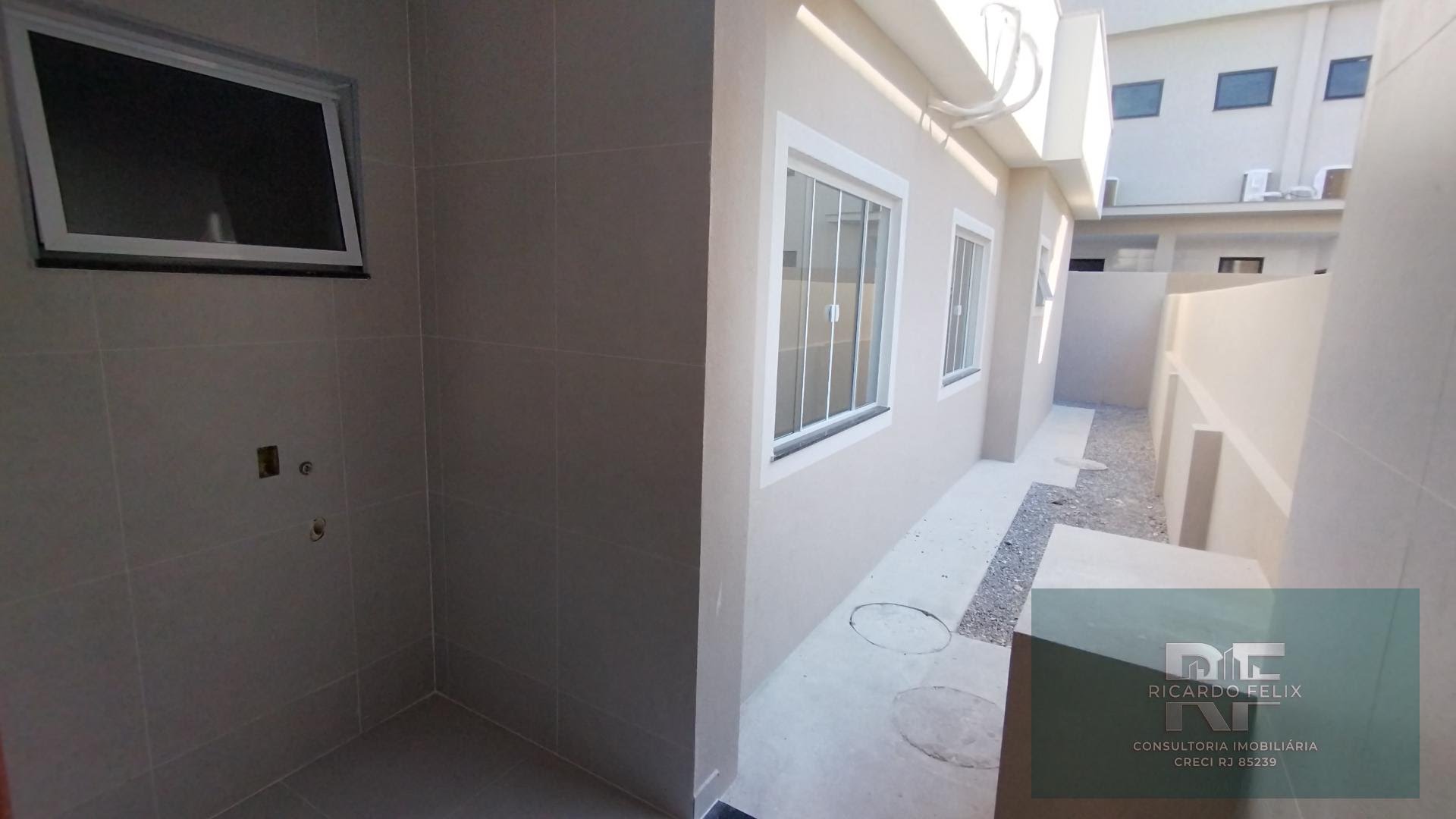 Casa à venda com 3 quartos, 1 suíte, 2 vagas e 210m² no Ouro Verde, Rio das Ostras (RJ) — foto 9 de 26