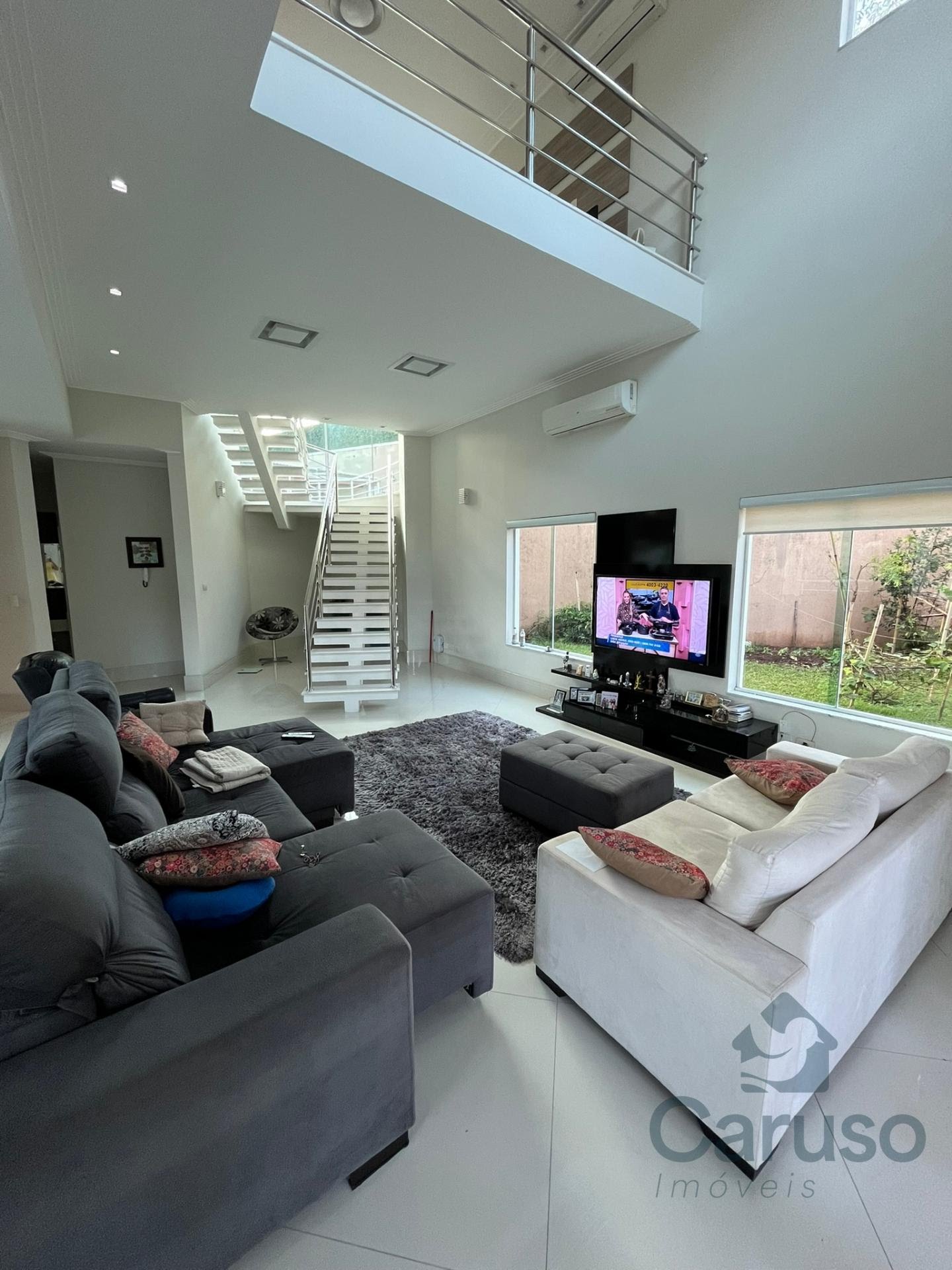 Casa à venda com 5 quartos, 3 suítes, 2 vagas e 1100m² no Arujázinho I, II e III, Arujá (SP) — foto 2 de 30