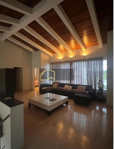 Casa de Condomínio em Jardins Paris  -  Goiânia