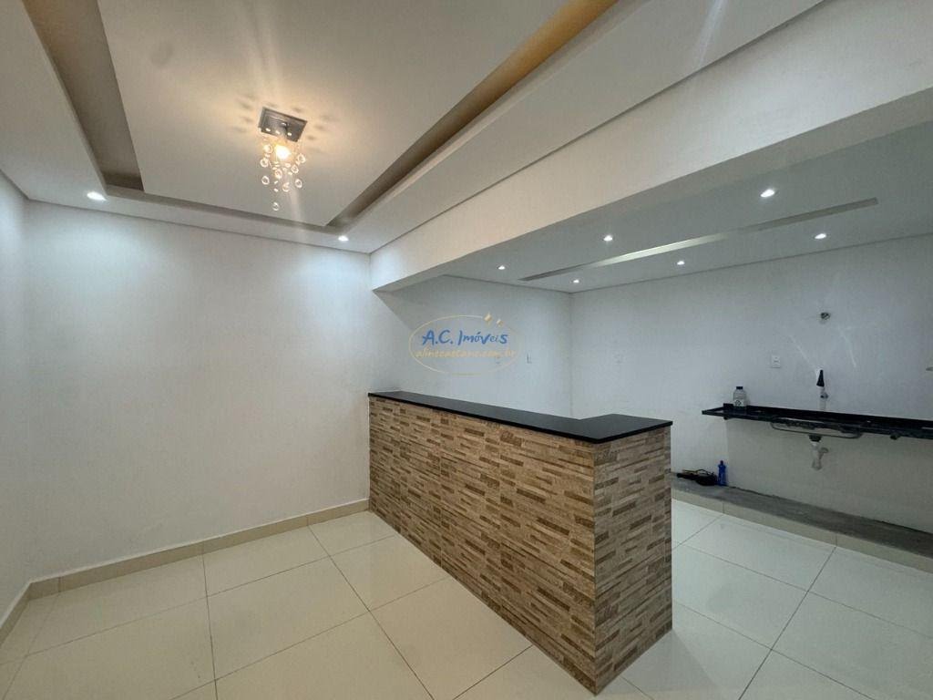 Casa à venda com 3 quartos, 1 banheiro, 2 vagas e 110m² no Vila Tupi, Praia Grande — foto principal