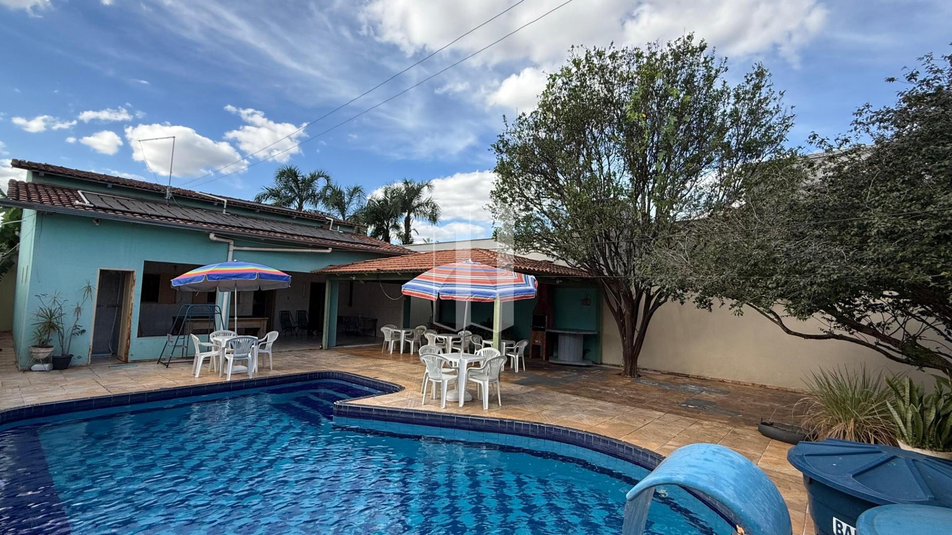 Casa à venda com 1 quarto, 2 banheiros, 4 vagas e 90m² no Jardim Maria Inês, Aparecida de Goiânia — foto principal
