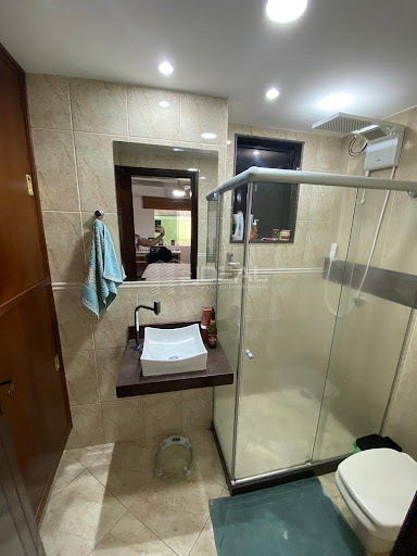 Apartamento térreo com 2 quartos com suíte