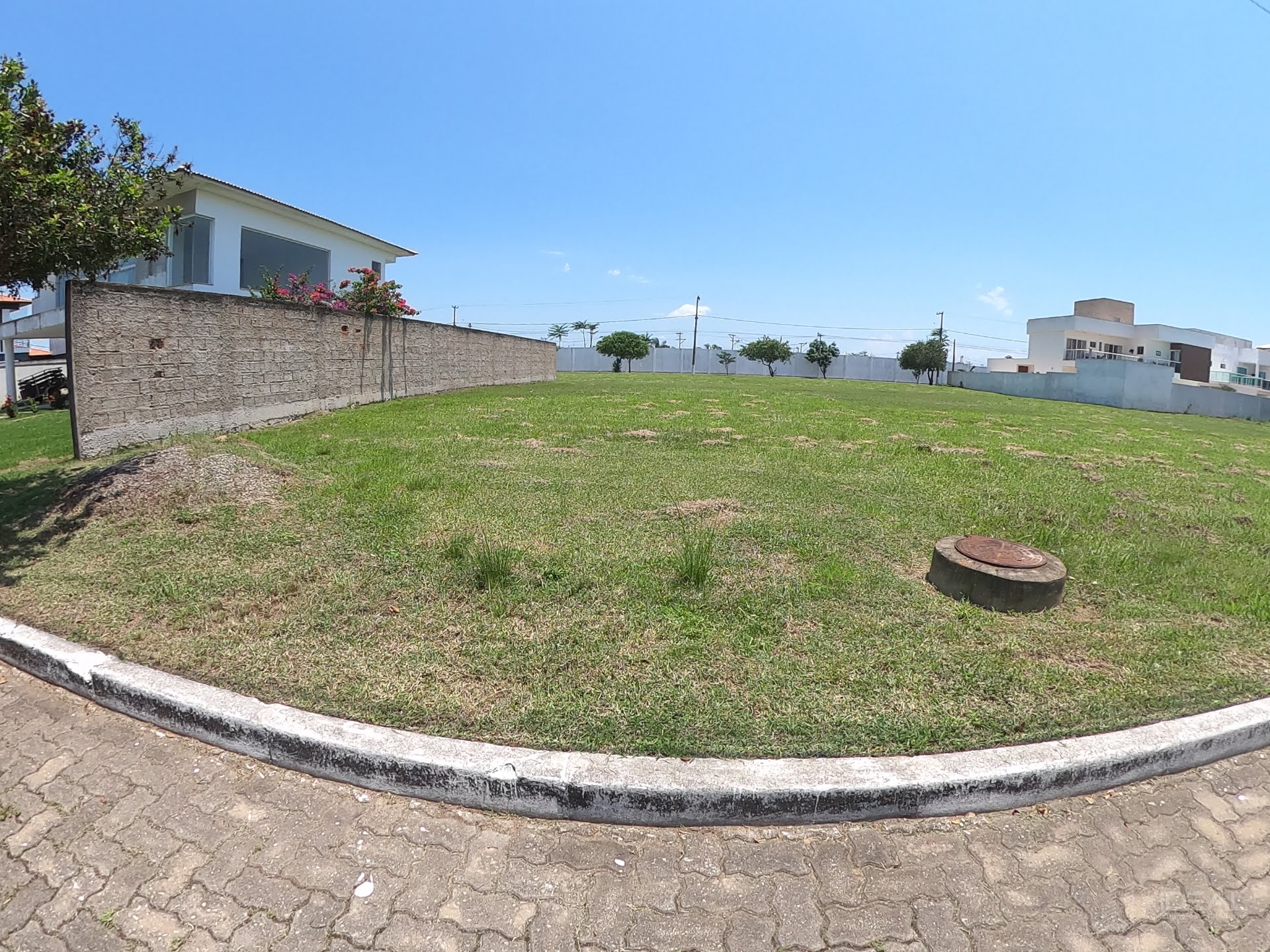 Terreno no Condomínio Athenas Park Residence medindo 20 x 30 = 600 m²