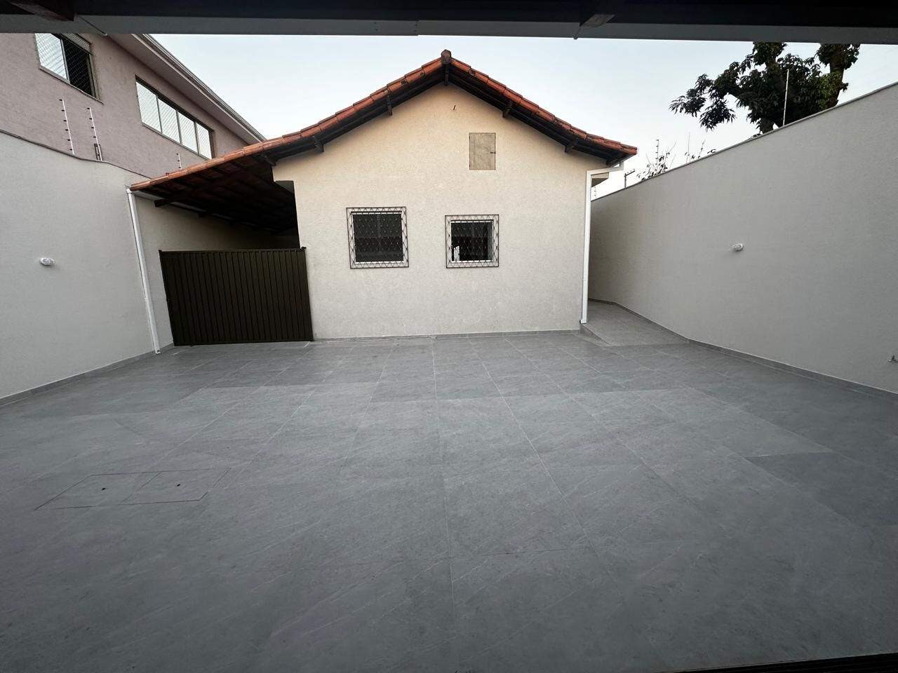 Casa para alugar com 3 quartos, 2 banheiros, 8 vagas e 192m² no Santa Branca, Belo Horizonte (MG) — foto 12 de 13