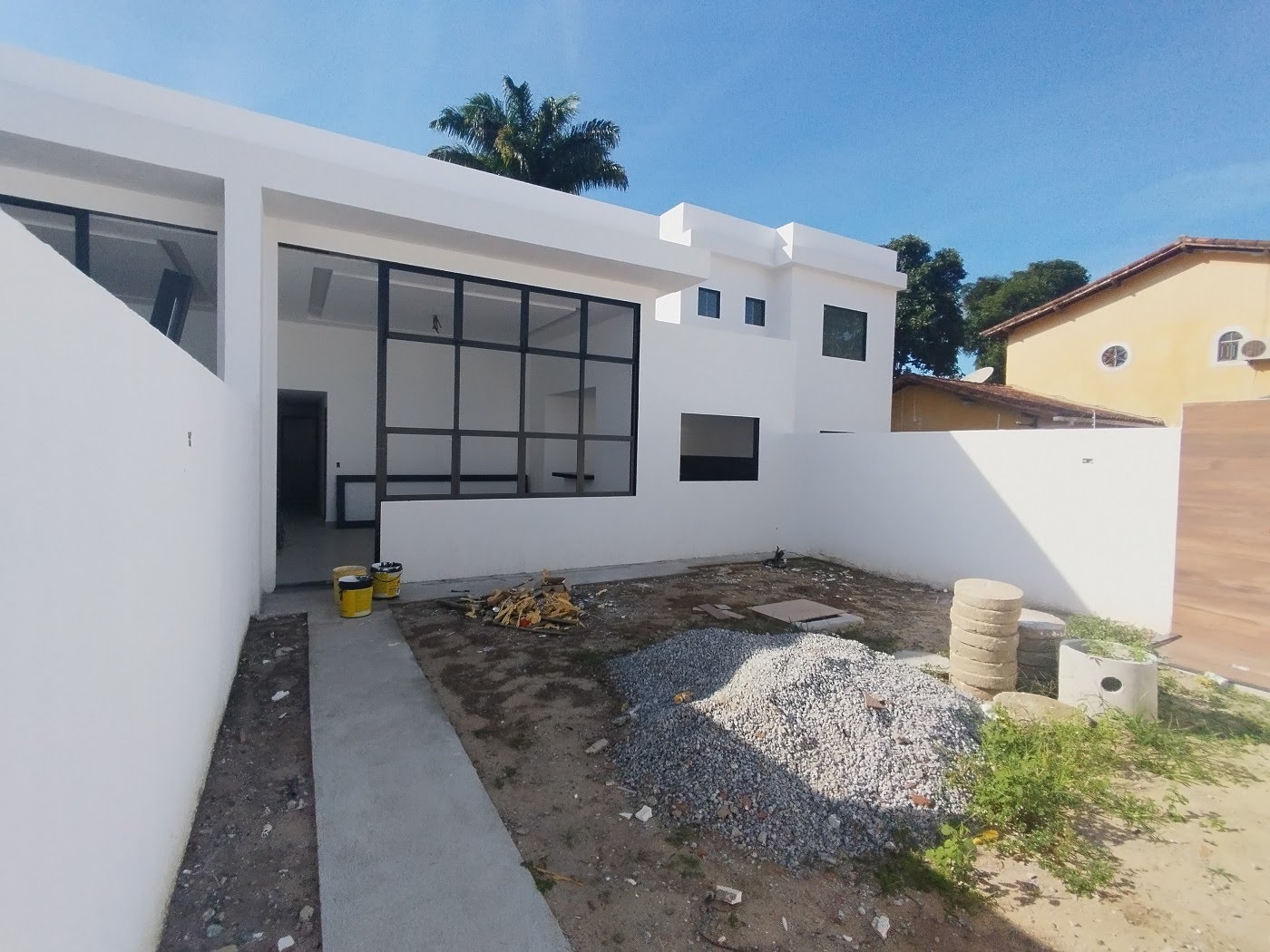 Casa à venda com 3 quartos, 2 banheiros, 2 vagas e 200m² no Extensão do Bosque, Rio das Ostras — foto principal