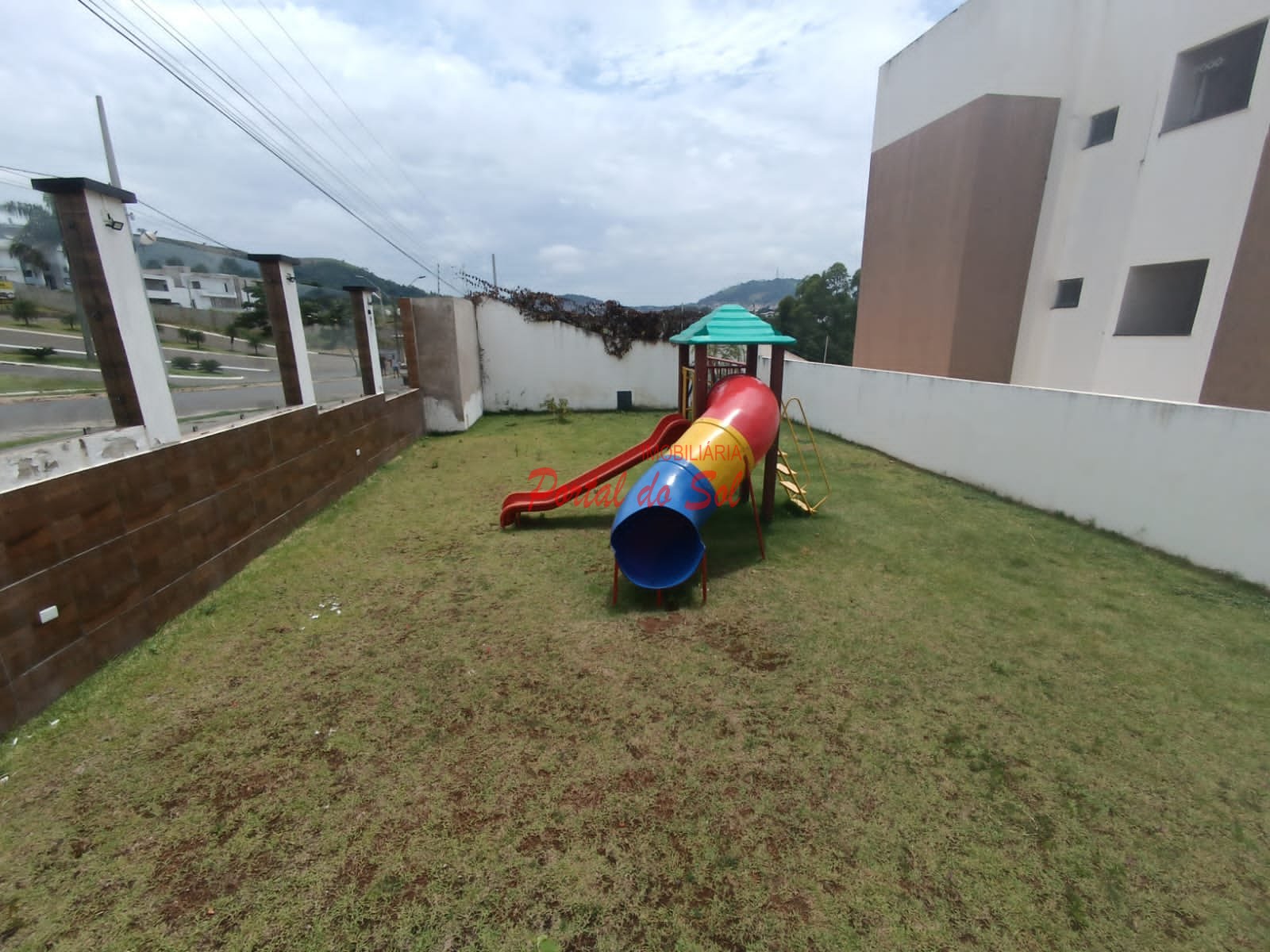 Apartamento à venda com 3 quartos, 1 banheiro e 1 vaga no Jardim Tarumãs, Santo Antônio da Platina (PR) — foto 2 de 11