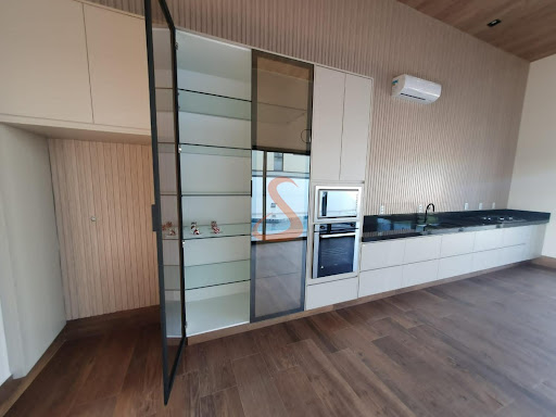 Casa em  Residencial TAMBORÉ  3 Suítes / 252m²  à Venda