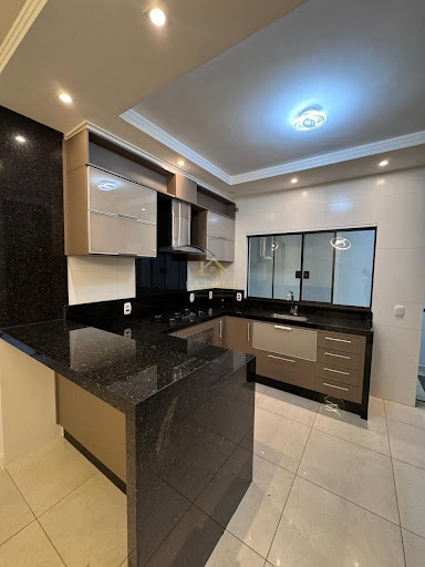 Casa térrea com quintal e área gourmet no andar inferior- Condomínio em Parque São Bento - Sorocaba, SP - 141 m2 - 3 dormitórios- 3 banheiros e 2 vagas