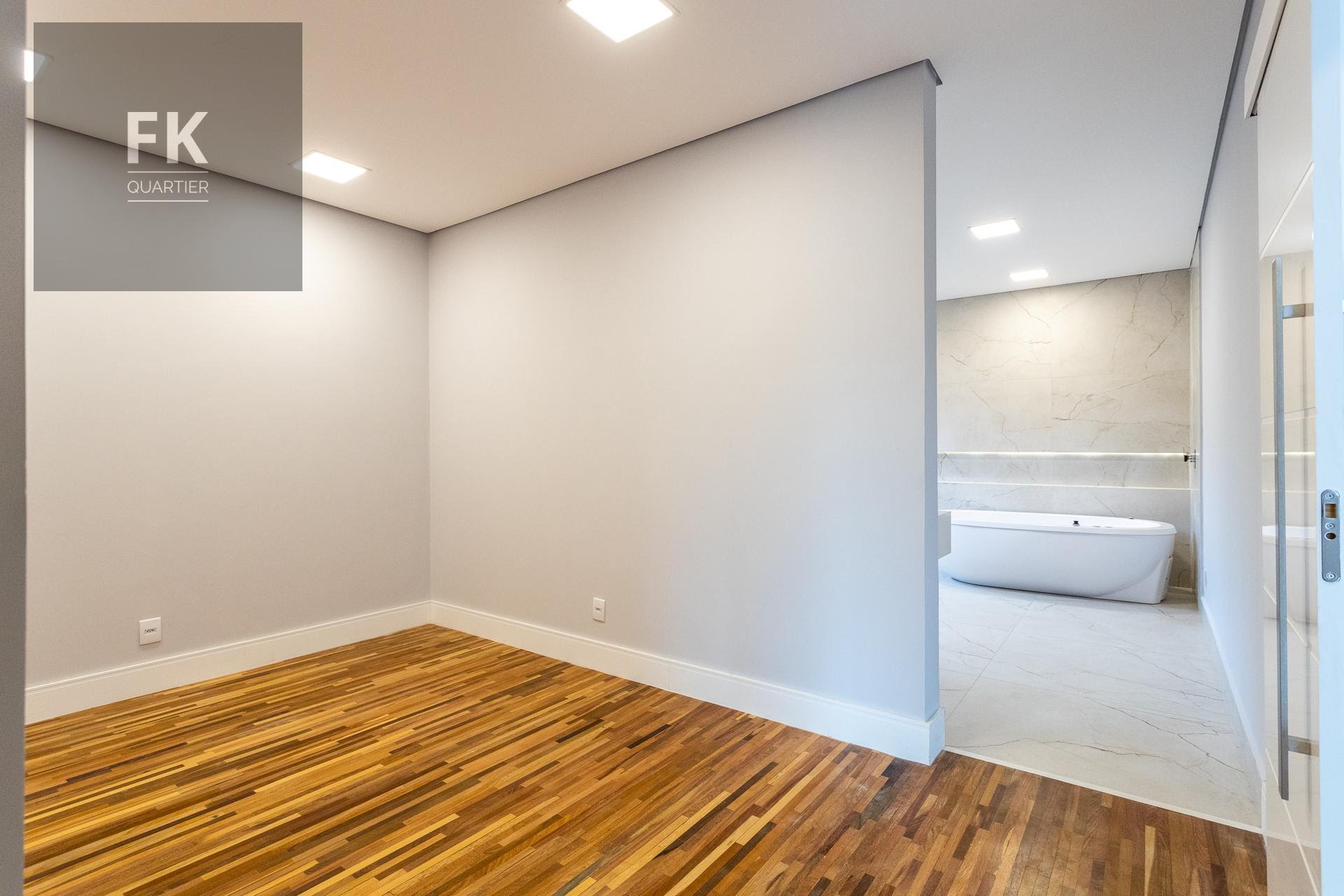 Casa à venda com 5 quartos, 5 suítes, 4 vagas e 392m² no Cidade Tamboré, Santana de Parnaíba (SP) — foto 26 de 30