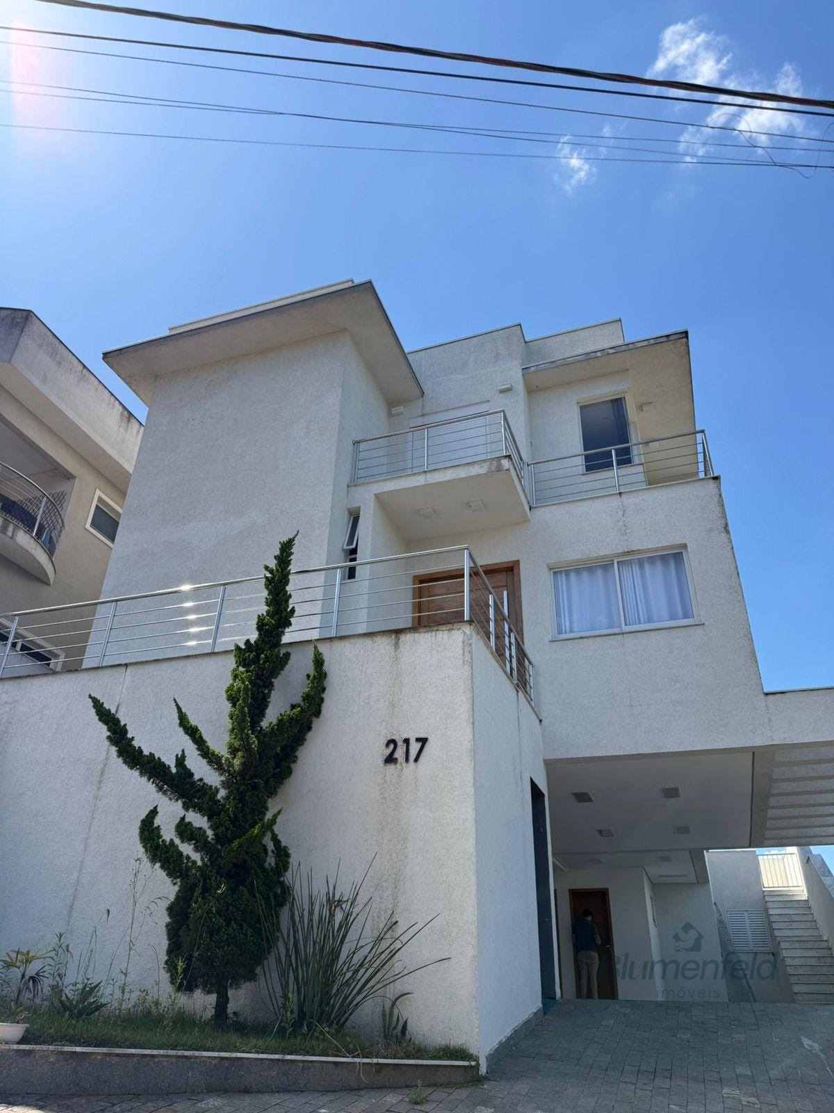 Casa à venda com 4 quartos, 4 banheiros, 5 vagas e 320m² no Jardim Fazenda Rincao, Arujá — foto principal