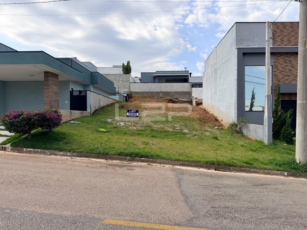 TERRENO A VENDA NO CONDOMÍNIO RESIDÊNCIAL PHYTUS, EM ITUPEVA/SP.