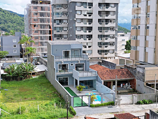 Luxo a Passos da Praia no Centro, Matinhos