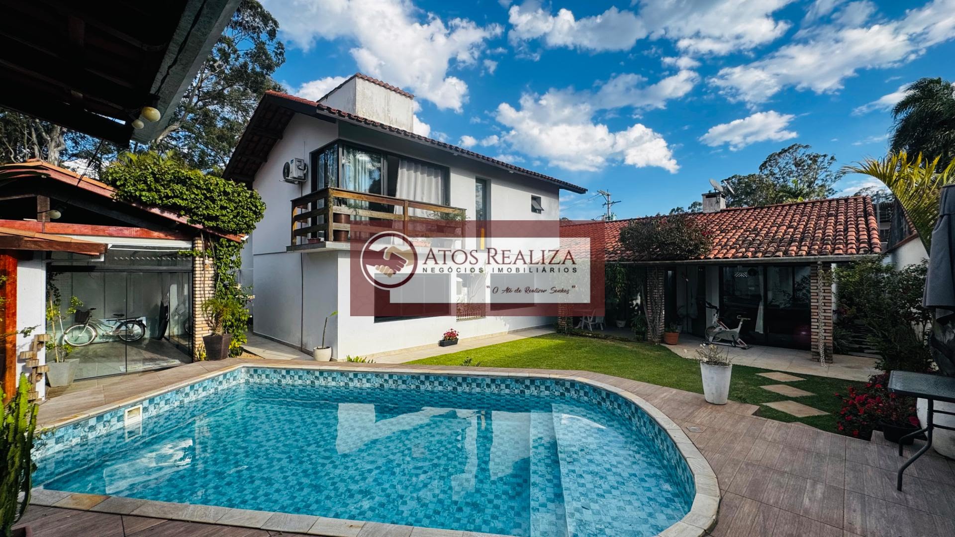 Casa à venda com 3 quartos, 4 banheiros, 4 vagas e 380m² no Bolsão de Interlagos, São Paulo — foto principal