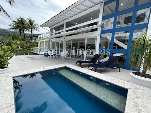 Casa Frente Mar para Temporada em Angra dos Reis / RJ no bairro Itanema