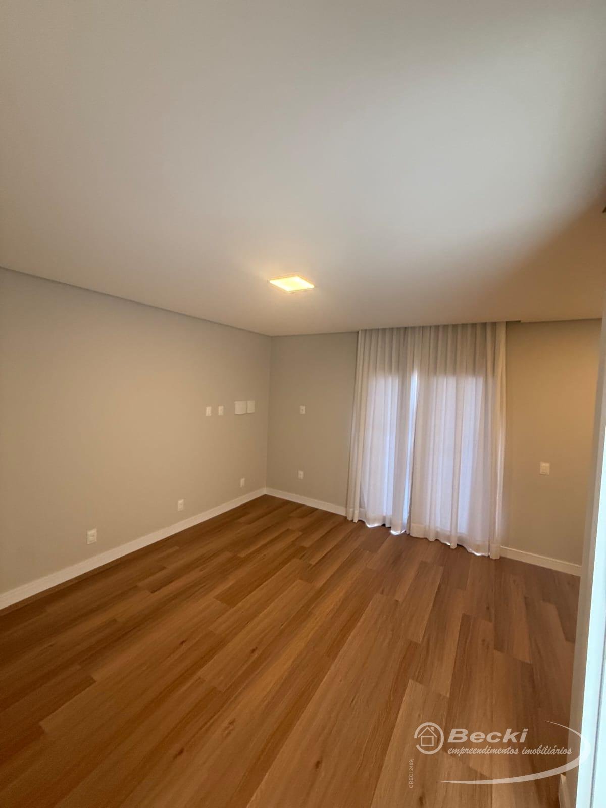Casa à venda com 3 quartos, 1 suíte, 2 vagas e 179m² no América, Joinville (SC) — foto 15 de 19