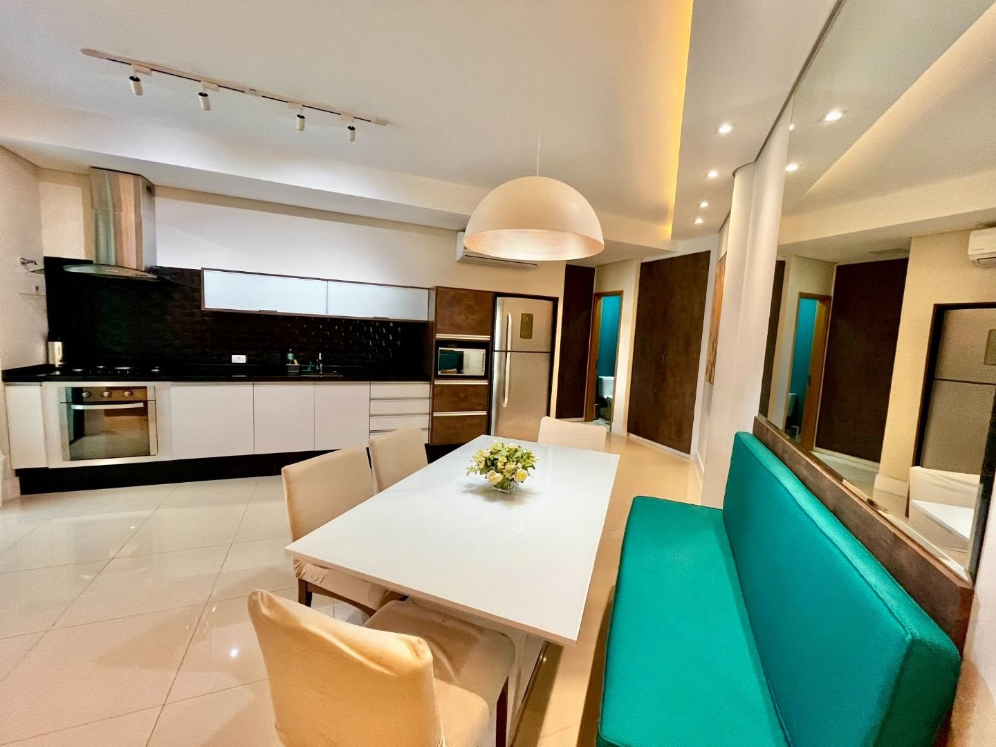 Apartamento para alugar com 2 quartos, 2 banheiros, 2 vagas e 88m² no Praia Grande, Ubatuba (SP) — foto 3 de 12