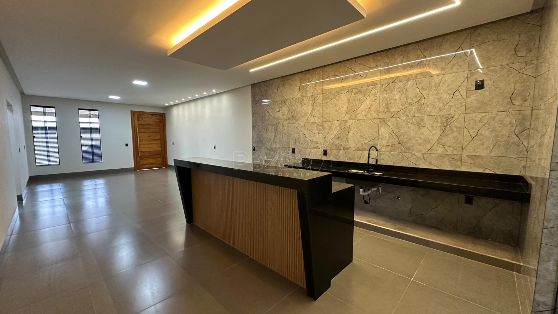 Casa à venda com 3 quartos, 1 suíte, 2 vagas e 250m² no Terezinha Glória I, Itapuranga (GO) — foto 3 de 10