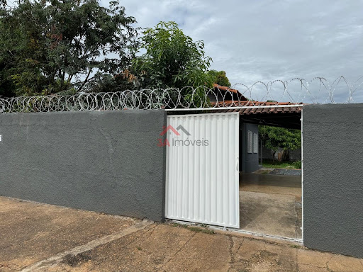 Casa à Venda no Bairro Jardim - 3 Dormitórios, 200m² por R$450.000,00