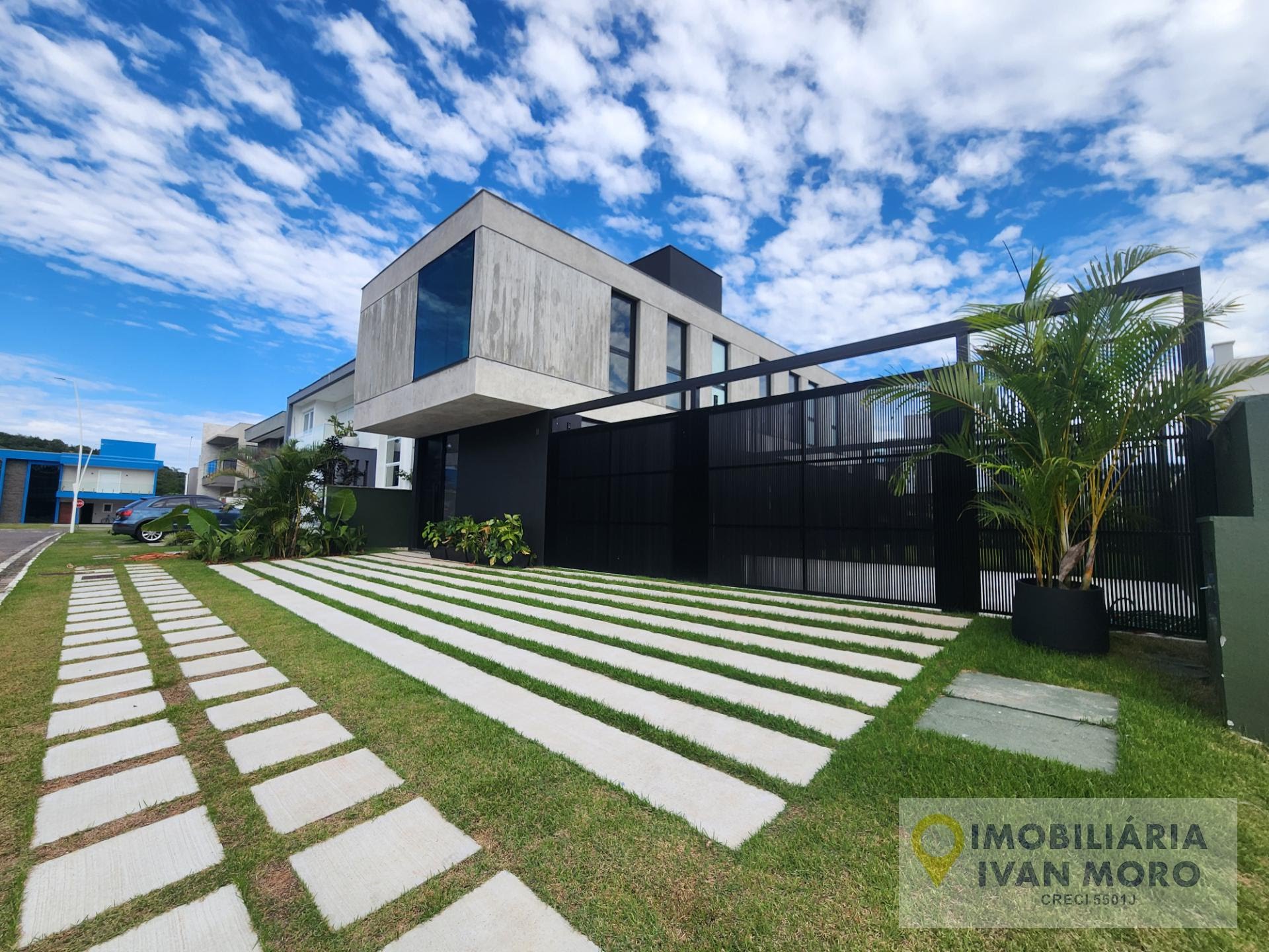 Casa à venda com 4 quartos, 4 suítes, 5 vagas e 265m² no São João do Rio Vermelho, Florianópolis (SC) — foto 3 de 19