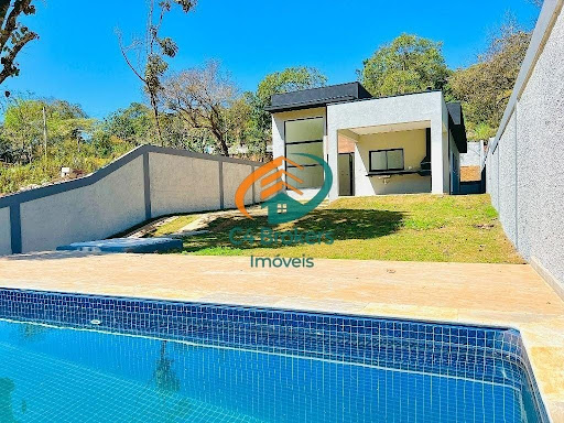 Casa em Rua em Vila Pedra Vermelha - Mairiporã, SP