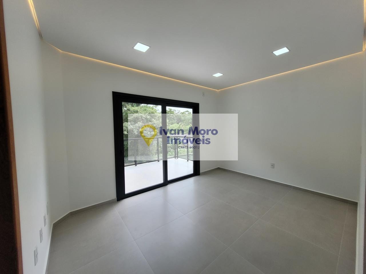 Casa à venda com 4 quartos, 3 suítes, 4 vagas e 270m² no São João do Rio Vermelho, Florianópolis (SC) — foto 13 de 27
