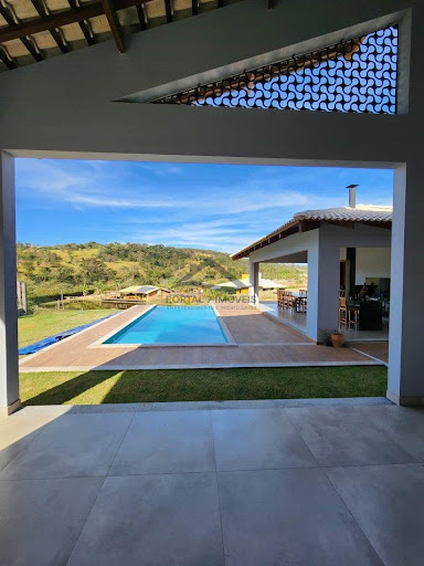 Linda Casa de Alto Padrão no Condomínio Esplanada do Moinho  -  Sete Lagoas