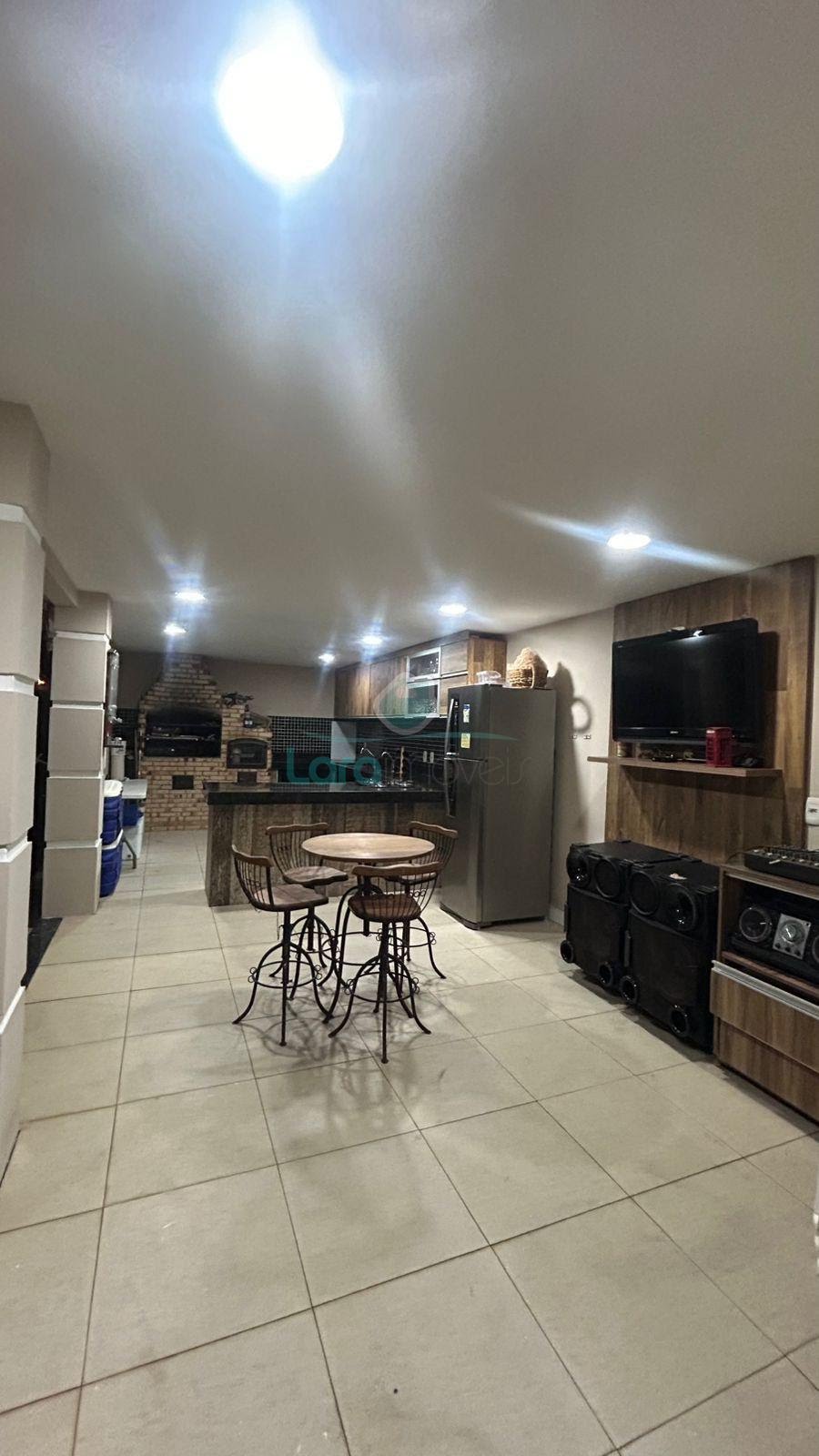 Casa à venda com 4 quartos, 2 suítes, 6 vagas e 383m² no Lagoa, Macaé (RJ) — foto 24 de 26