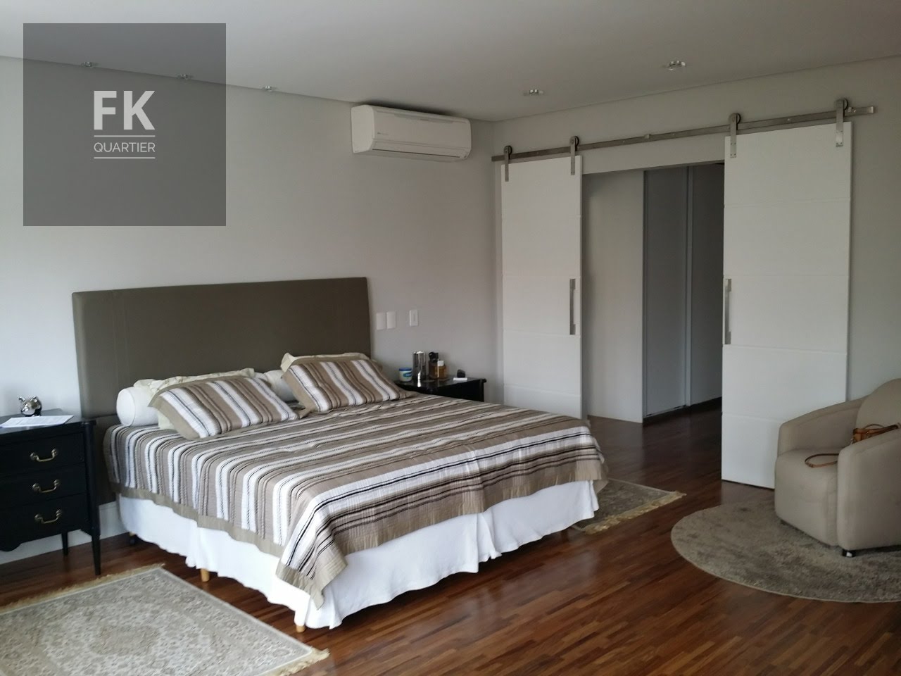 Casa à venda com 8 quartos, 4 suítes, 4 vagas e 987m² no Alphaville Residencial Dois, Barueri (SP) — foto 5 de 30