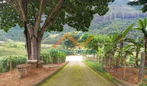 Fazenda à Venda em Antônio Dias | 480.000 m², 6 Dorms.
