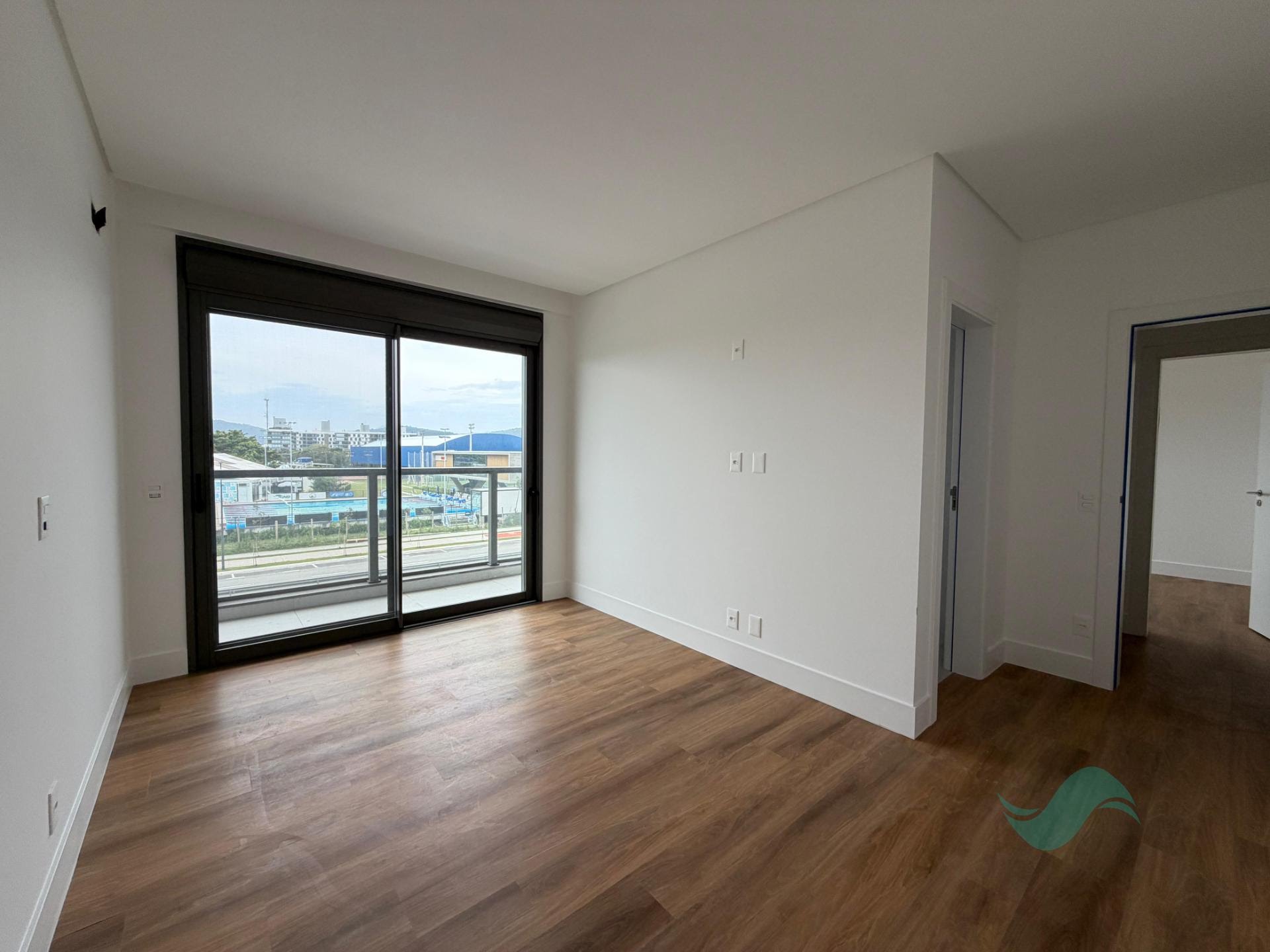 Apartamento à venda com 3 suítes, 5 vagas e 235m² no Jurerê Internacional, Florianópolis (SC) — foto 8 de 21