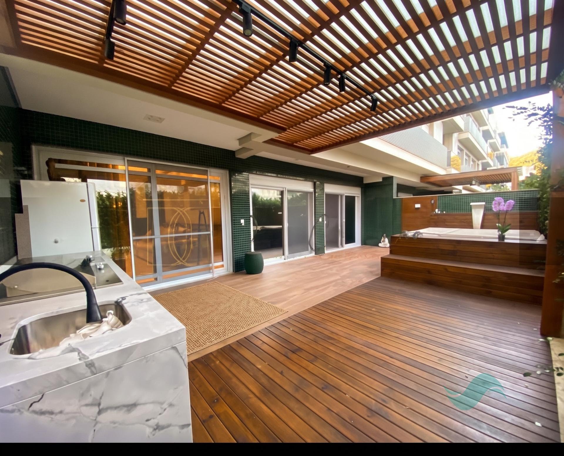 Área com Jacuzzi 