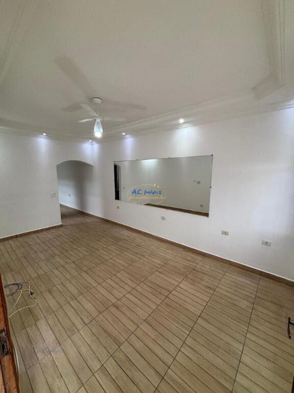 Casa à venda com 2 quartos, 2 banheiros, 2 vagas e 150m² no Cidade Ocian, Praia Grande — foto principal