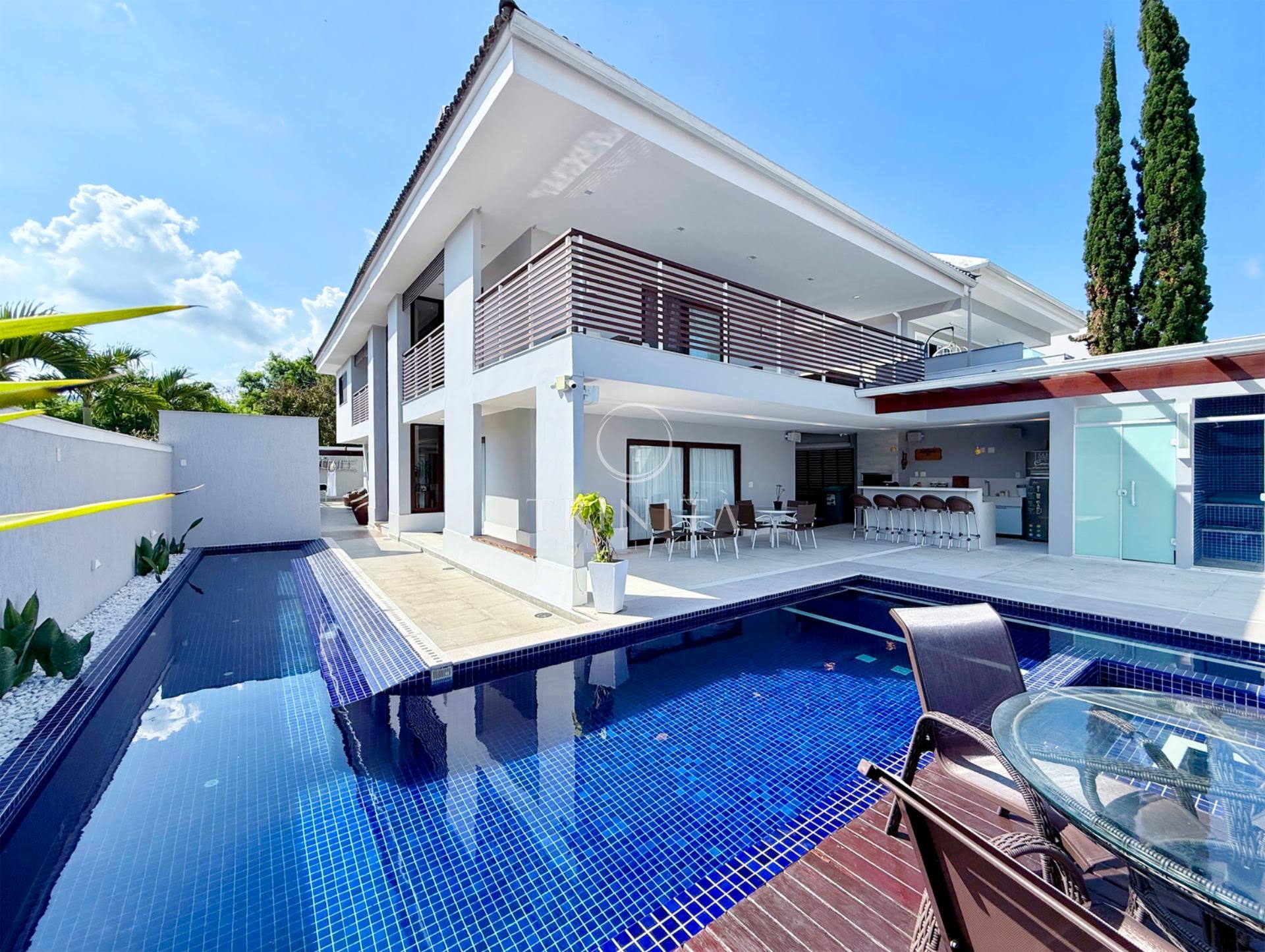 Fachada da casa à venda no Riviera Del Sol