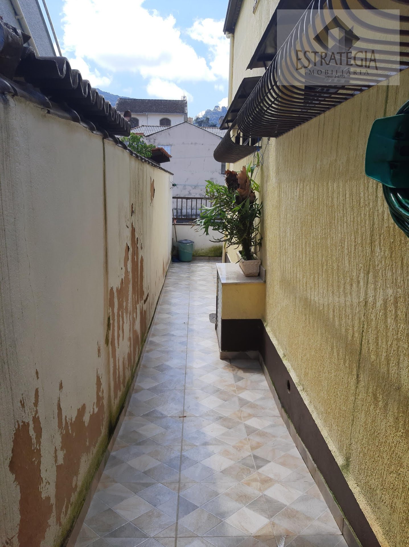 Casa à venda com 3 quartos, 3 banheiros, 3 vagas e 200m² no Mosela, Petrópolis (RJ) — foto 7 de 15