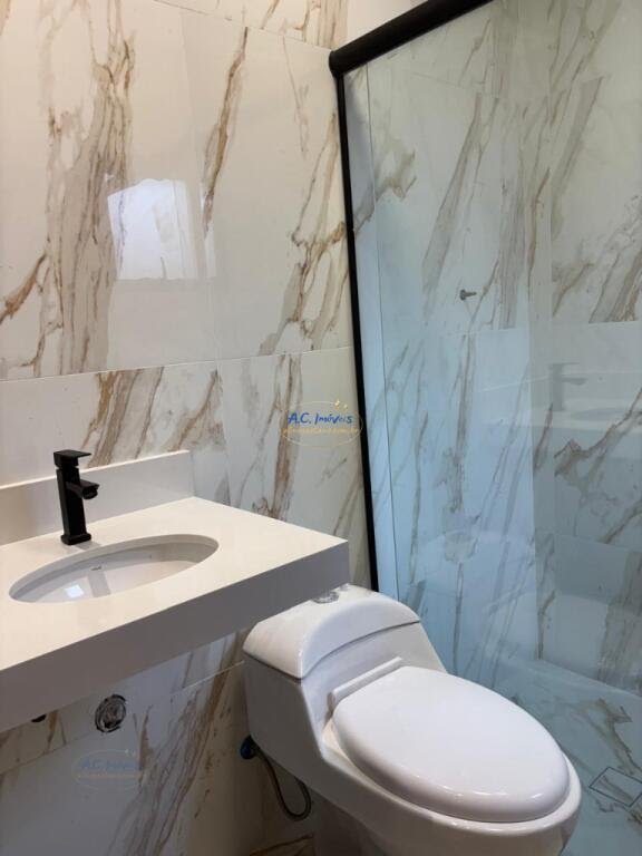 Casa à venda com 3 quartos, 3 suítes, 4 vagas e 139m² no Jardim Imperador, Praia Grande (SP) — foto 25 de 30