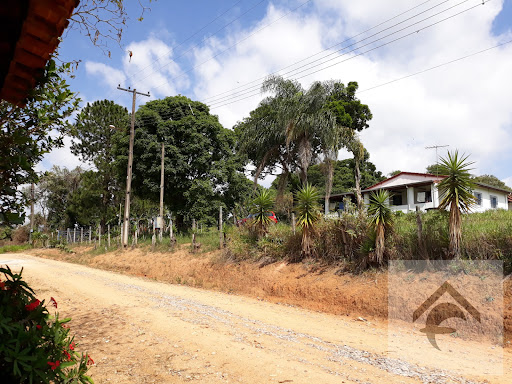 Chácara em Bairro Caminho das Águas - Tuiuti, SP