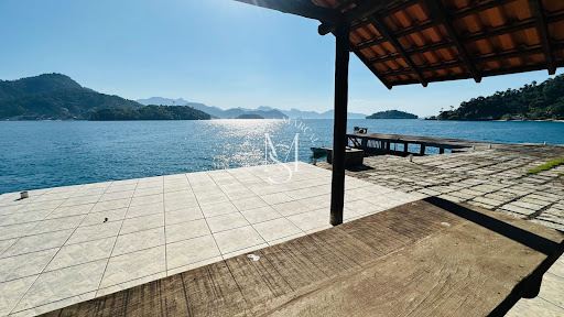 Casa na Ilha em Angra Caiçara com Píer Privativo 