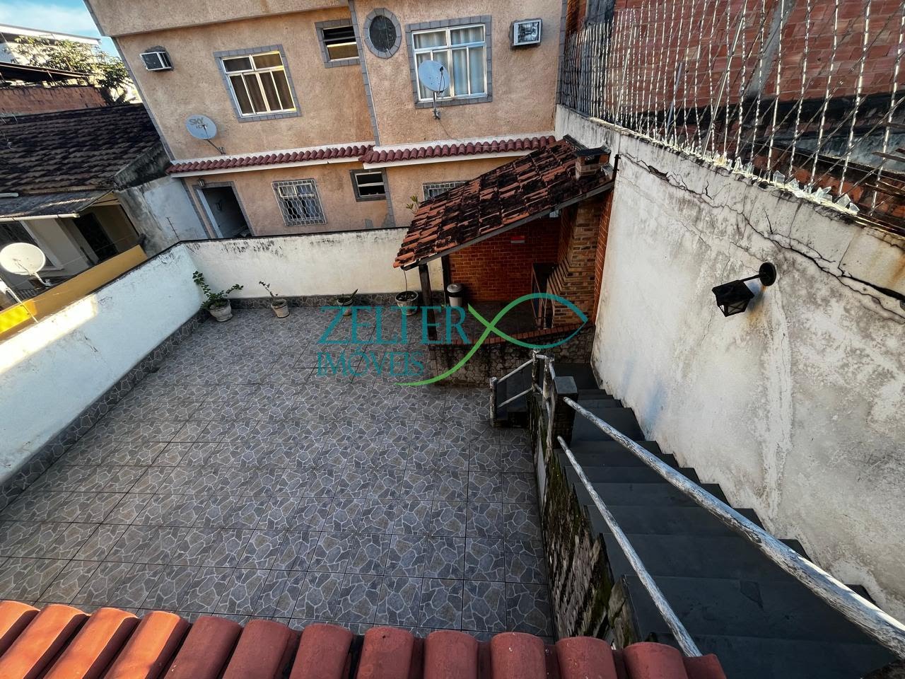 Casa à venda com 4 quartos, 2 suítes, 2 vagas e 251m² no Rocha Miranda, Rio de Janeiro (RJ) — foto 21 de 30