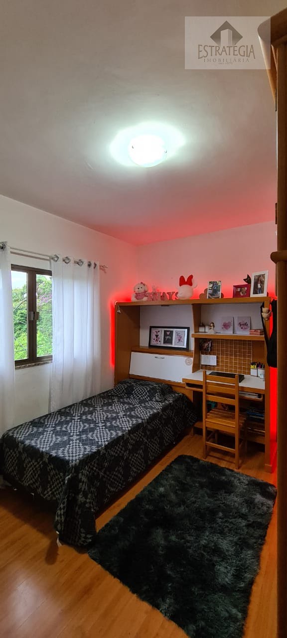 Casa à venda com 3 quartos, 1 suíte, 2 vagas e 170m² no Morin, Petrópolis (RJ) — foto 10 de 19