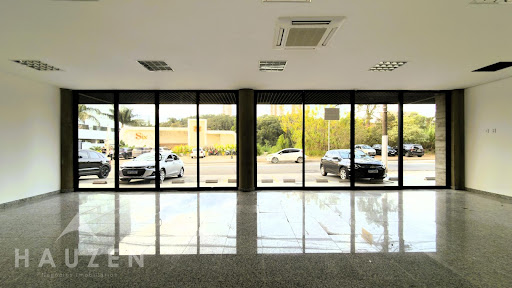 Loja/Sala comercial em Lagos de Santa Helena - Bragança Paulista, SP