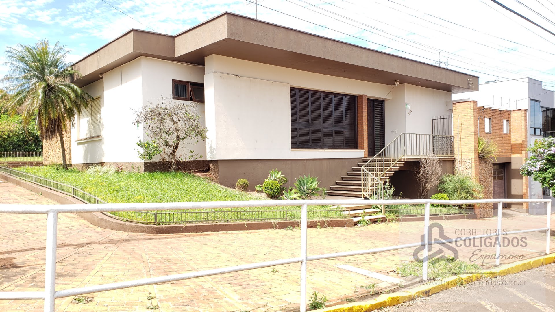 Foto de capa do anúncio: Casa com suíte e três salas no Centro — Espumoso, RS