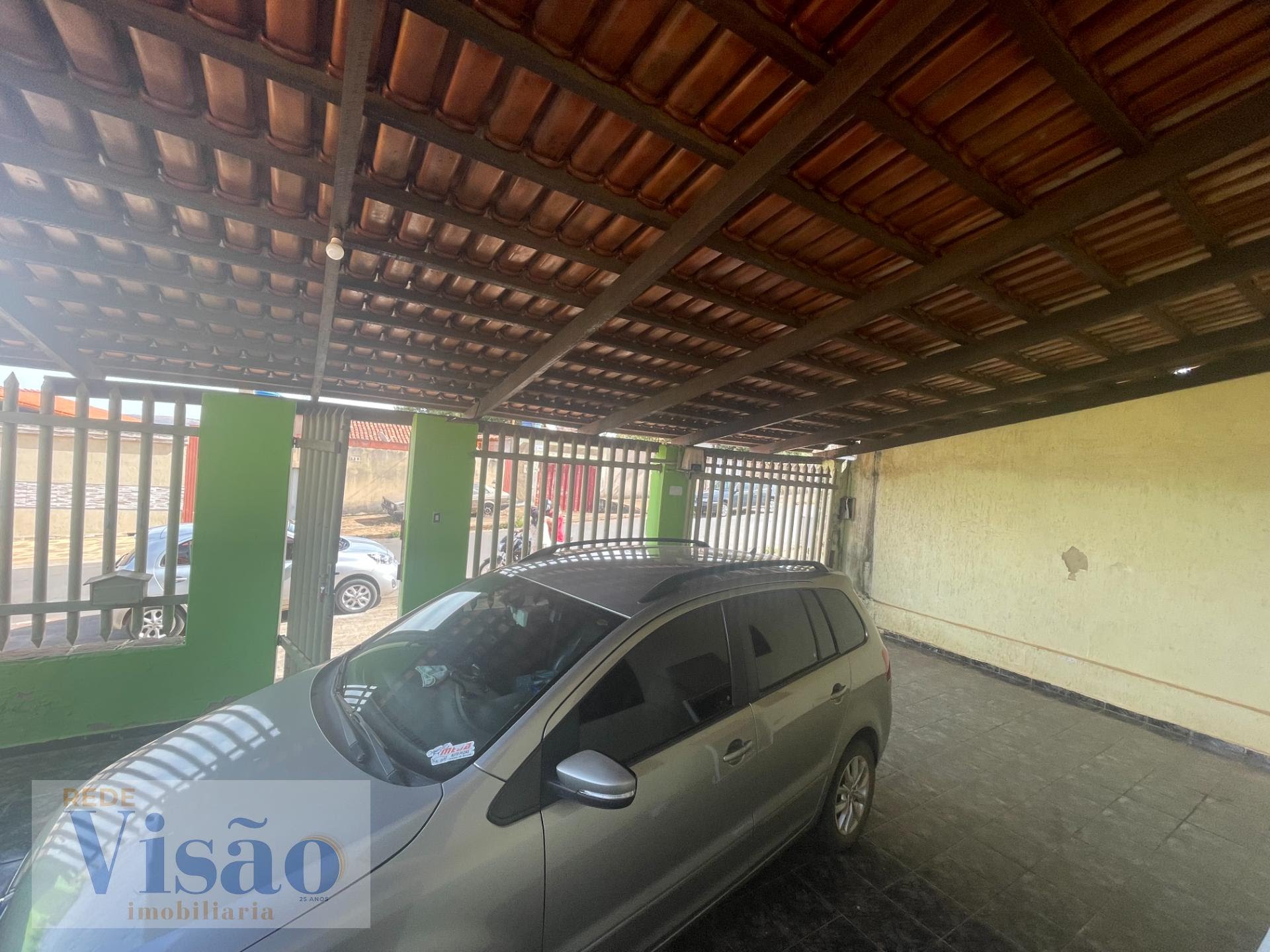 Casa à venda com 2 quartos, 1 suíte, 2 vagas e 130m² no B. Novo Horizonte, Paracatu (MG) — foto 2 de 11