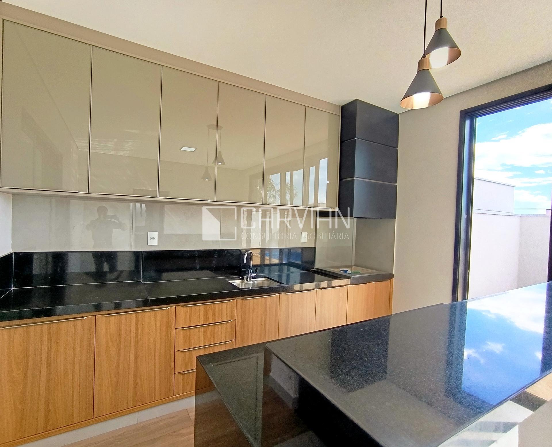 Casa à venda com 3 quartos, 5 banheiros, 4 vagas e 160m² no Bonfim Paulista, Ribeirão Preto — foto principal