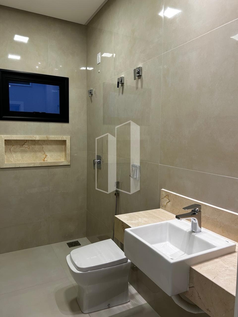 Casa à venda com 4 quartos, 4 suítes, 4 vagas e 464m² no Residencial Parque Mendanha, Goiânia (GO) — foto 12 de 16
