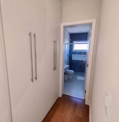 Suite 01