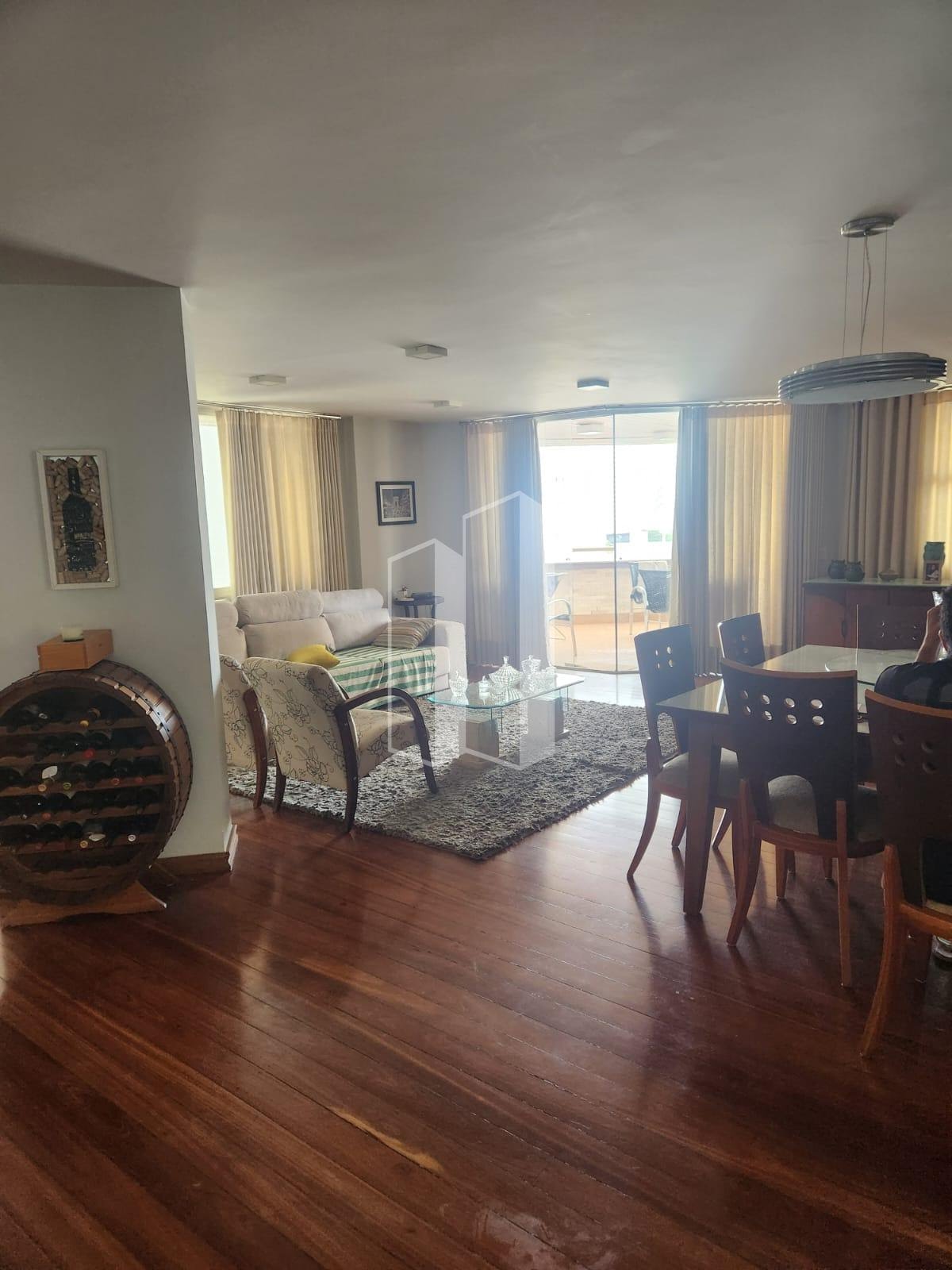 Apartamento à venda com 3 quartos, 3 suítes, 3 vagas e 290m² no Setor Bueno, Goiânia (GO) — foto 2 de 20