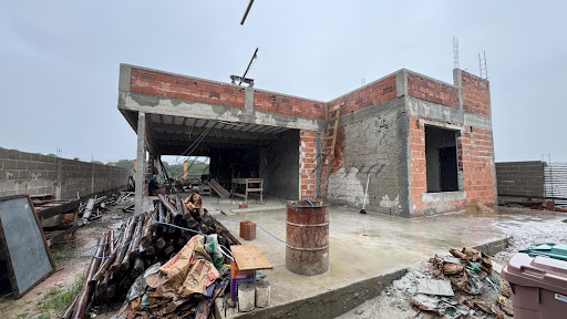 Casa no Alphaville, Serra: 4 Dormitórios e 2 Suítes à Venda