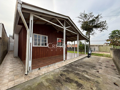 Duas casas a venda próximo do mar em Matinhos